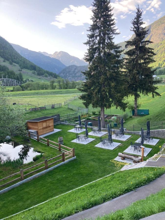 Hotel Crusch Alba Zernez Exterior foto