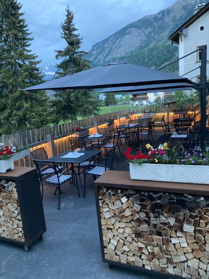 Hotel Crusch Alba Zernez Exterior foto
