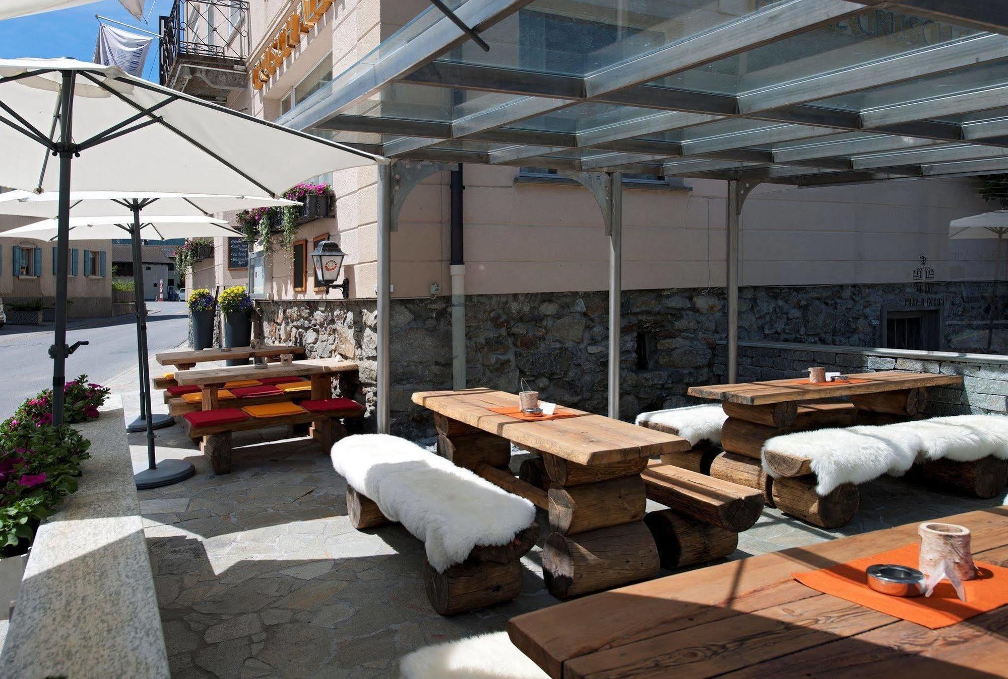 Hotel Crusch Alba Zernez Exterior foto