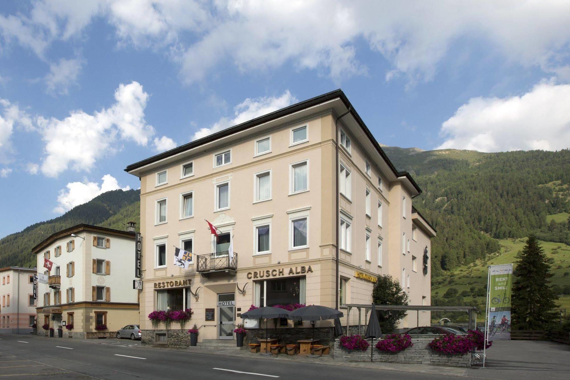 Hotel Crusch Alba Zernez Exterior foto